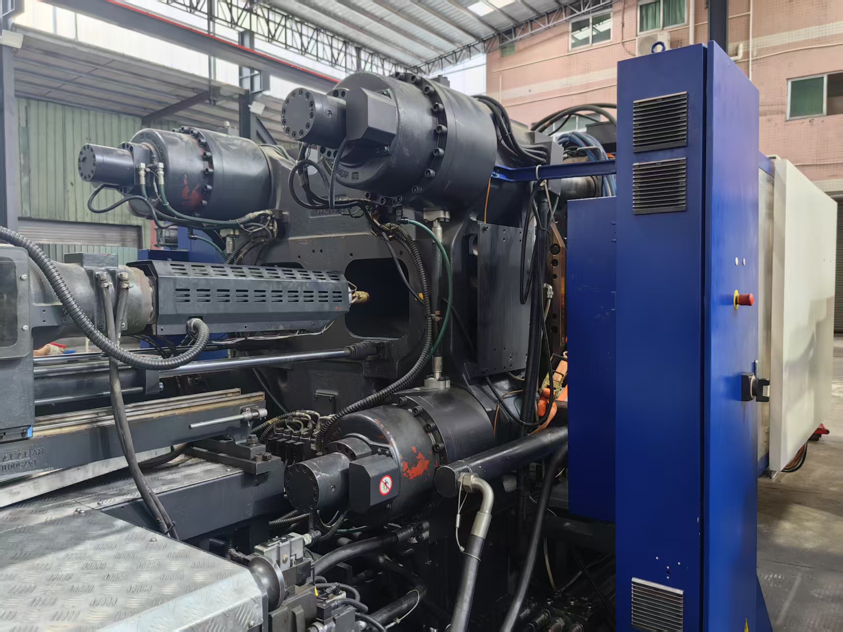 Haitian 750T two-color used machine photo 6